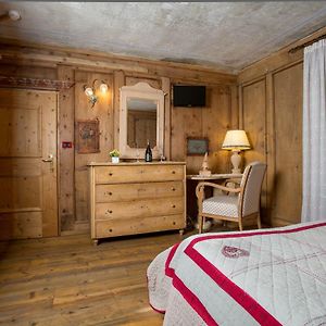 Camera con letto king size